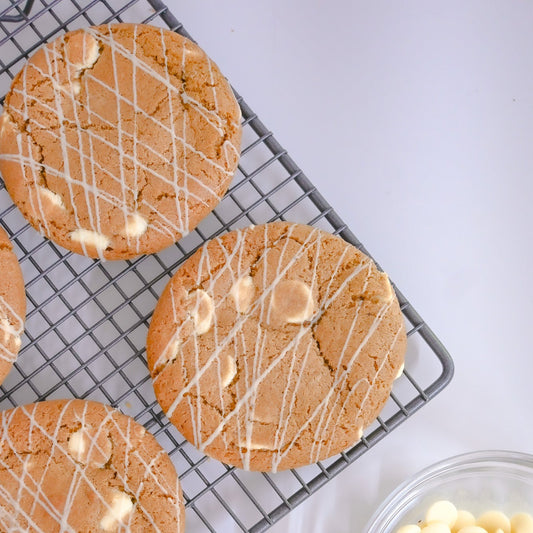 Ginger and white chocolate cookies