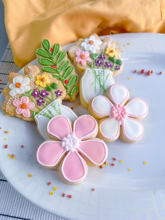 Biscuit Flowers | Homemade gift | Iced Shortbread Letterbox Biscuits