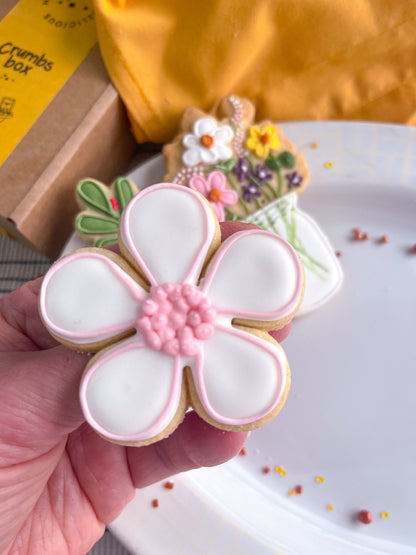 Biscuit Flowers Iced Shortbread Biscuits